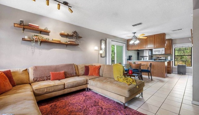 Near FSU, Pool, Pickleball, 3 Baths & Pets