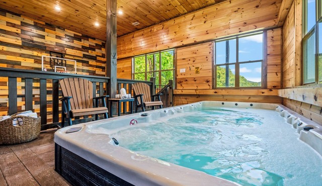 NEW 5BR Smoky Mountain Cabin Indoor Pool Hot Tub Theater & Game Room Private