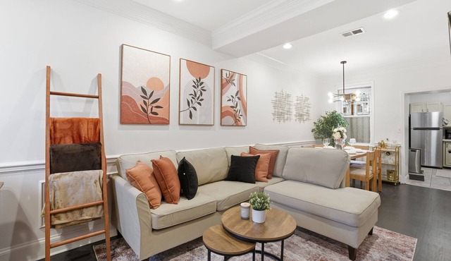 NEW! Charming 3BR/BA home, Private Prkng or Patio, Near Convention Center, Metro