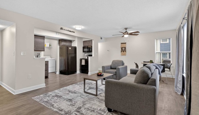 New Convenient Getaway near USC & Riverwalk Trails