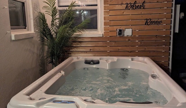 NEW! Daytona Beach Shores Retreat | Spa Walk to Beach Intracoastal Sunsets