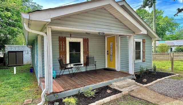 *New* Laid Back on Lee Ave | Cozy 2BR Retreat