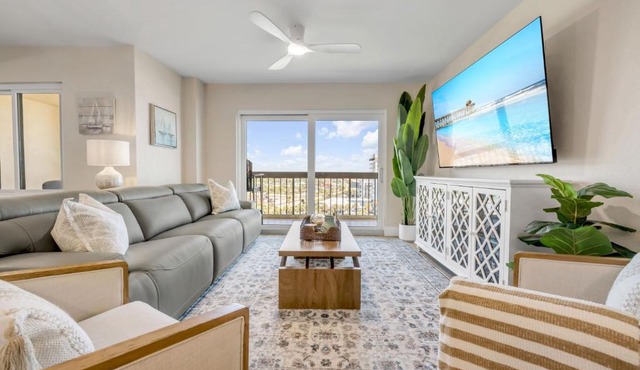 New listing! Updated oceanfront 2-2 with private balcony, heated pool, and garage parking in Ormond Beach