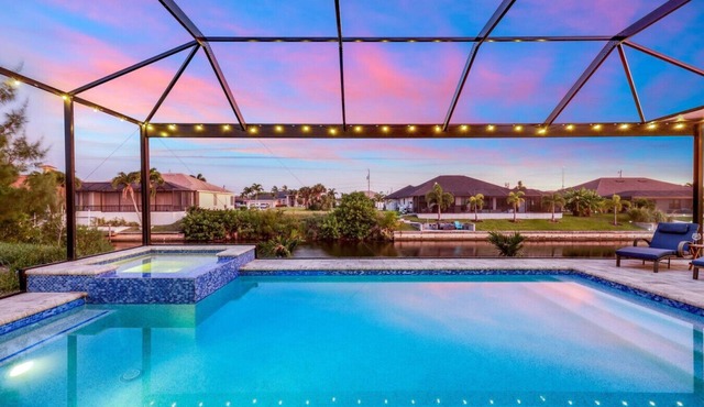 New Luxury 5BR Gulf-Access Heated Pool & Spa Home Dock w/Boat Cleats, Sleeps 13