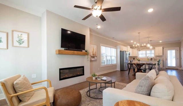 New Modern 3BR Home Near Marietta Sq | Fenced Yard | Pets Welcome