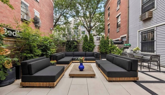 NEW: Prime Williamsburg Luxe Condo & Huge Backyard