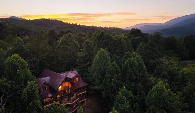New! Sleeps 20, Mountain Views, Sauna, Game Room!