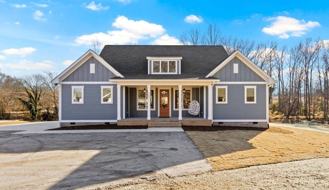New Urban Retreat! 2 homes 9 BR with PKL and BB Ct