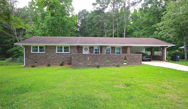 Newly Renovated And Updated Home ~ Minutes From Trilith(Pinewood) Studios!