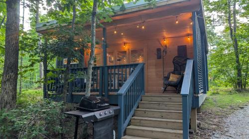 Newly Renovated Scandinavian Cabin - State Parks, Waterfalls, Hiking Trails, Near The Caverns