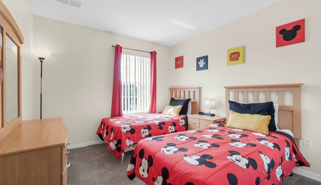 Newly Updated Family Fun Resort, close to Disney!