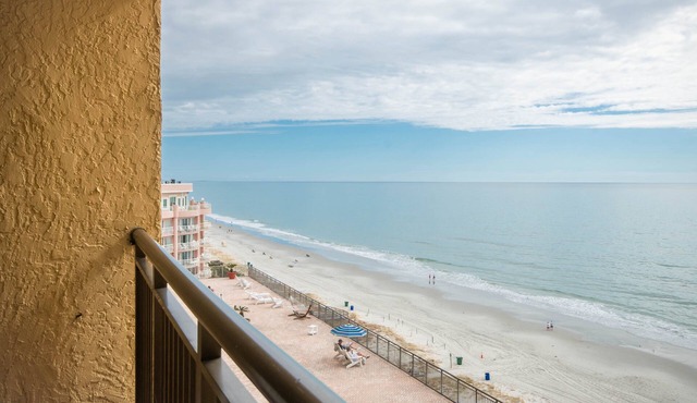 NO EXTRA FEES! Ocean Front Corner Condo w/KING BED & Full Kitchen