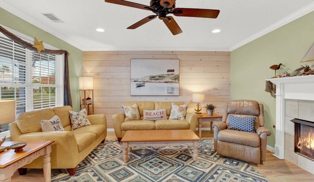 North Tybee Beach Home, Near the Beach, Restaurants, Shops and More! Heated Pool Access