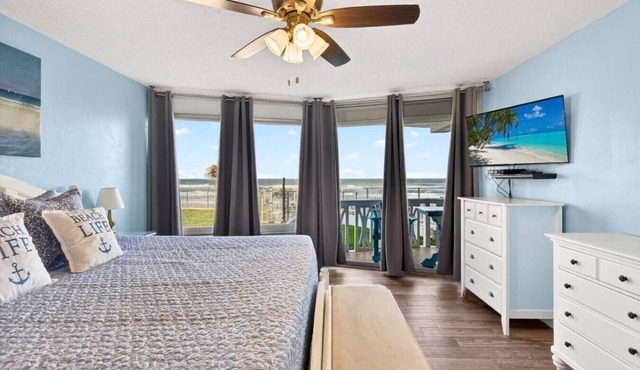 Oceanfront Condo, Patio, Pool & Beach Access in Ormond Beach