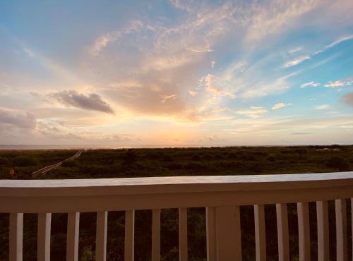 OCEANFRONT K Building! Incredible views. Steps from the Beach