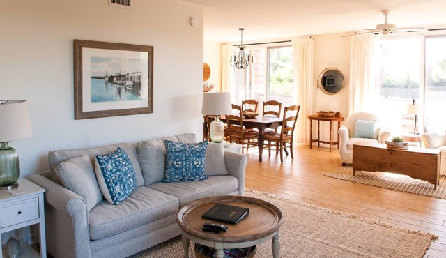 Oceanfront Premium Villa, 2BD/2BA master suites, Pool access, Resort Privileges