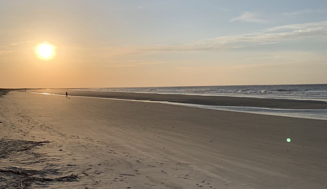 OCEANFRONT Villa perfectly located in the Heart of Fripp Island
