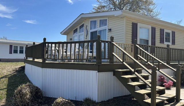 Oceanside Village East Lake Waterfront Cottage