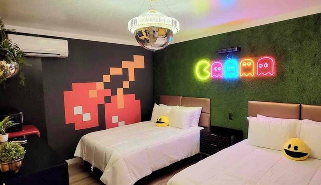 PAC-Man Room #11 – Retro 1960s Motel Near Chattanooga