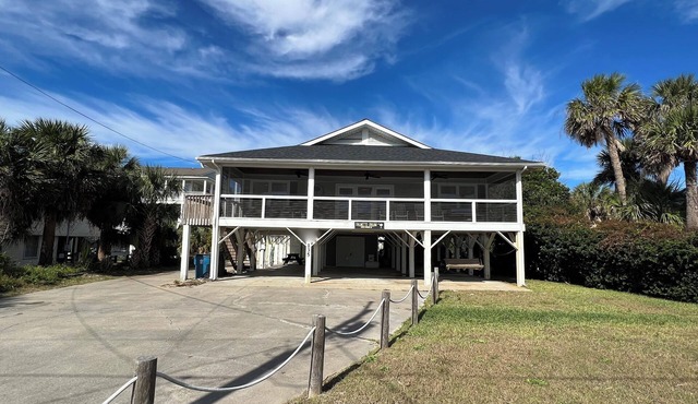 Palmetto Dream is a 4-bedroom 2.5 bath house located on 2nd Row with Great Views