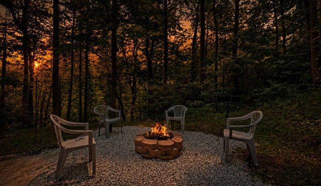Peaceful 3BR*Firepit*Games*8 Mins to National Park