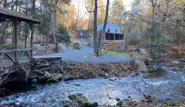 Peaceful Gateway to Island Creek Cottage