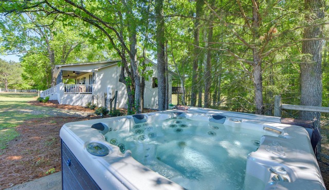 Peaceful Retreat Near Callaway Gardens!