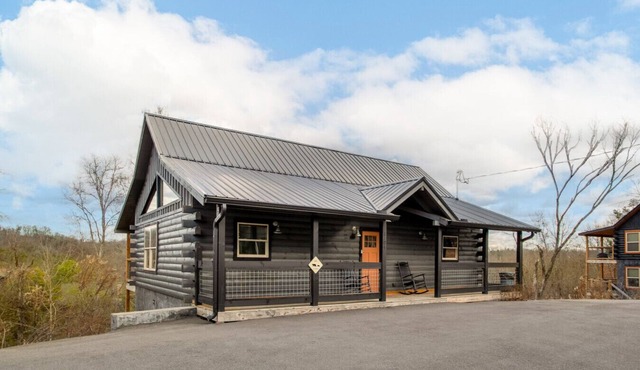Peaky Woods Cabin - Hot Tub, Game Room, MTN Views