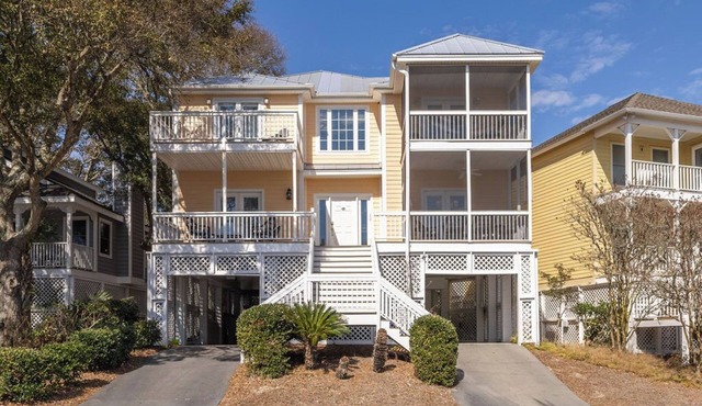Pelican Reach Wild Dunes one block to the beach with pool access with golf cart