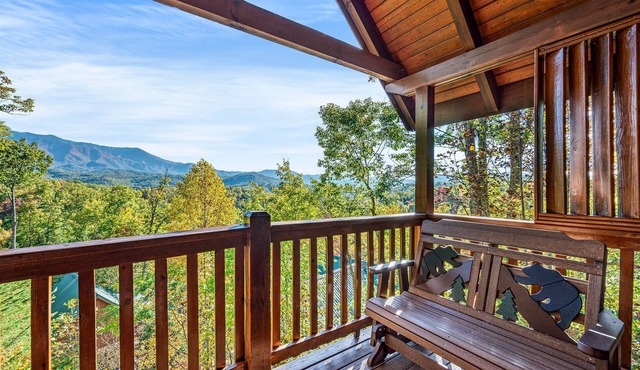 Perfect 3BD Cabin! Stunning Views + Great Location