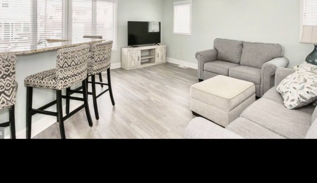 Perfect condo on the strip, one block from beach