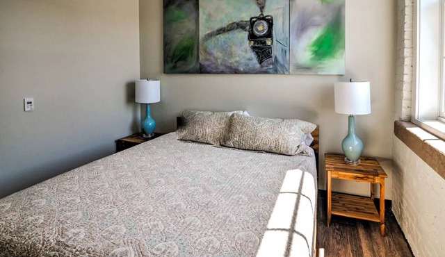 Perfect Private Deluxe Suite in Downtown Hickory!