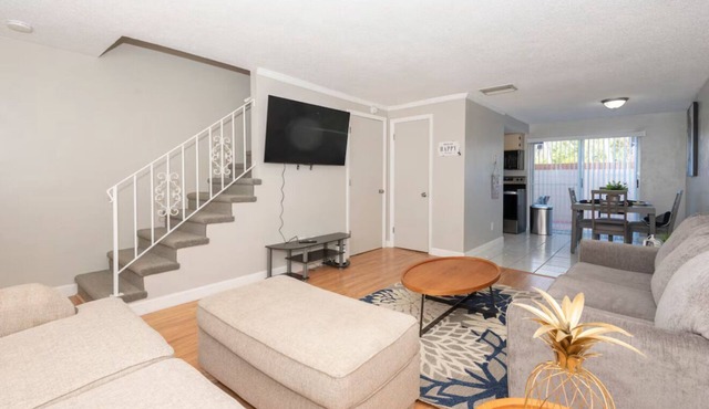 Perfect Town House By The Beach!