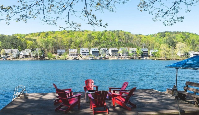 Perfect Weekend Getaway- Lake Arrowhead Home-Lakefront-Private Dock-Pet Friendly-Pool & Tennis