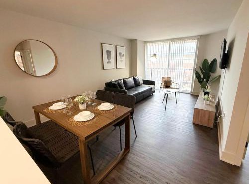 Perfectly Located Apt - Steps to Metro & More
