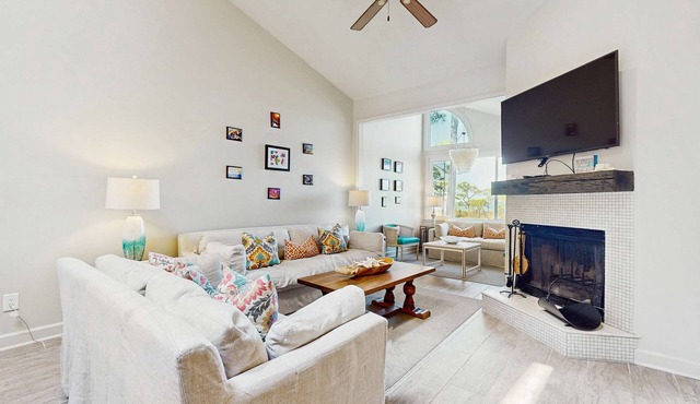 Perfectly located home, open layout, smart TVs, W&D, & pools