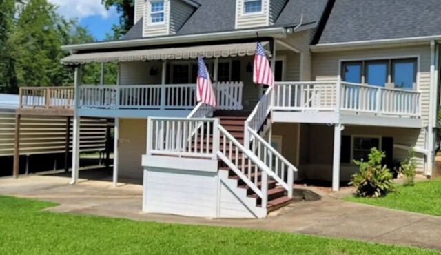 Persimmon Place, handicap access/military discount