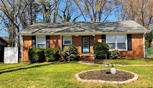 Pet Friendly 3-bedroom House Close To Everything in Charlotte