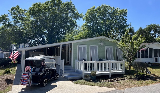 Pet friendly! Across from the Pools! Includes a golf cart!