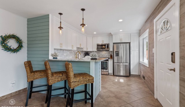 Pet friendly beach getaway! Extended stay discounts!