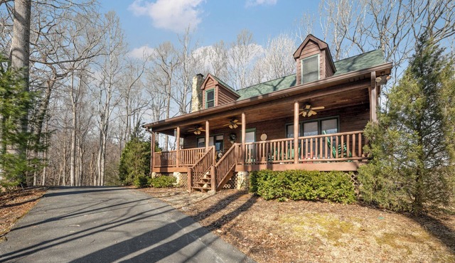 Pet-Friendly,Cedar Cabin, Spa Tub, WiFi,Fireplace