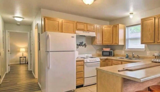 Pet-Friendly West Plains Home Near Downtown!
