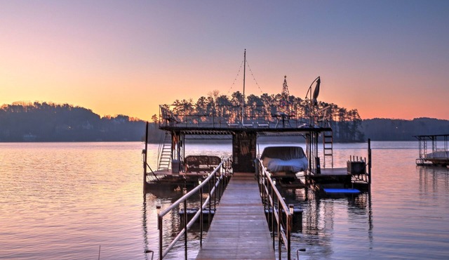 Pier 39 on Lake Lanier. #1 Rated rental in Gainesville!