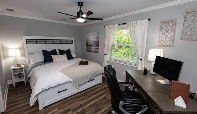 Pines at 5 Corporate Furnished Rentals Suite 119