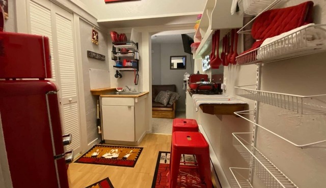 Pint-Sized Haven: Near Downtown Knoxville & UT