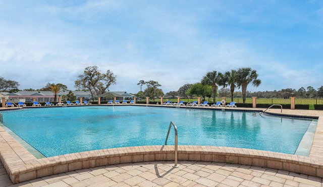 Pool Access + Course View: Golf Getaway in Sebring