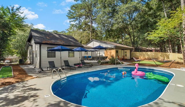 Pool |Putt Putt | Theater | Game Room | Ping Pong