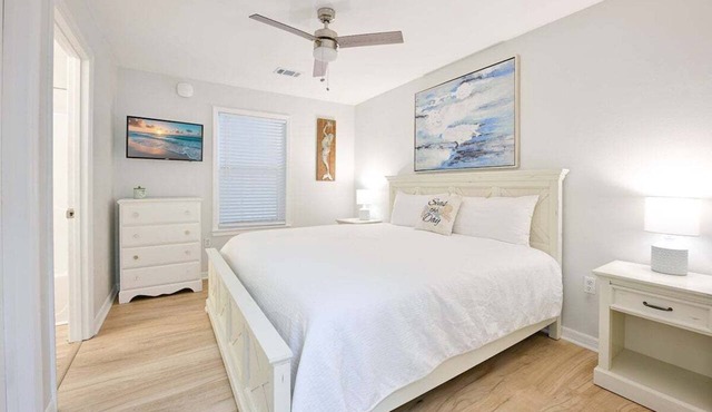 Pool | Walk to Beach | Salt & Seagrove | Tennis | Seagrove