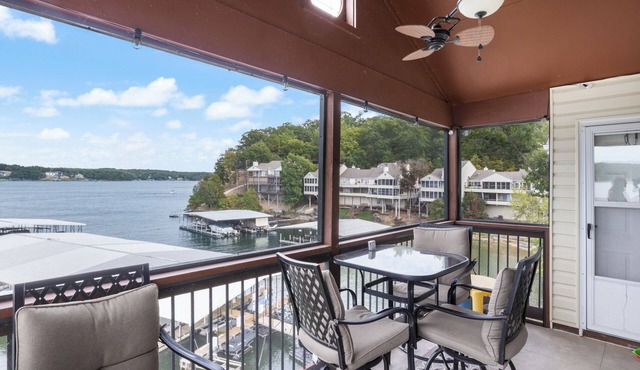 Poolside Condo With Amazing Lake Views & Design