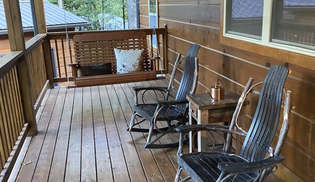 Premier cabin Nestled in the Ga Mountains in Blairsville, GA